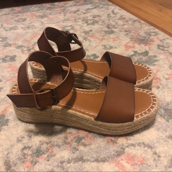 platform shoes - Picture 2 of 5